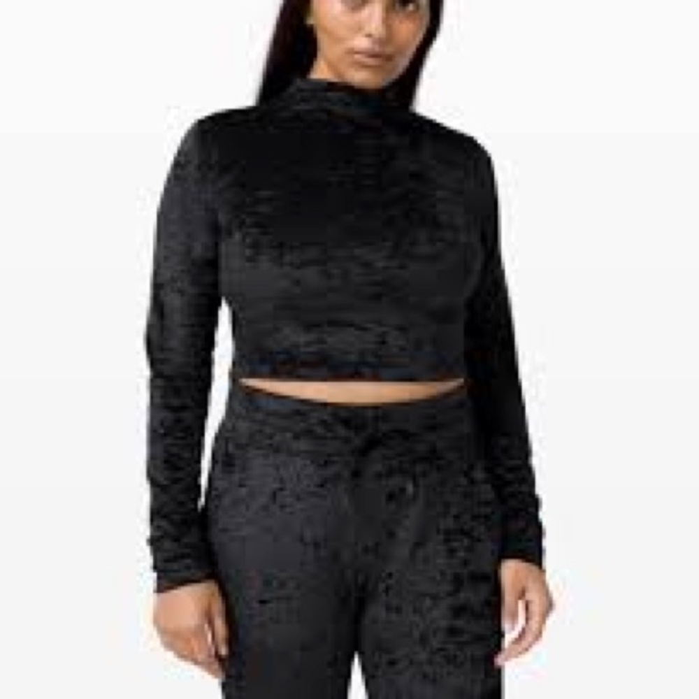 Lululemon all aligned mock neck crop top